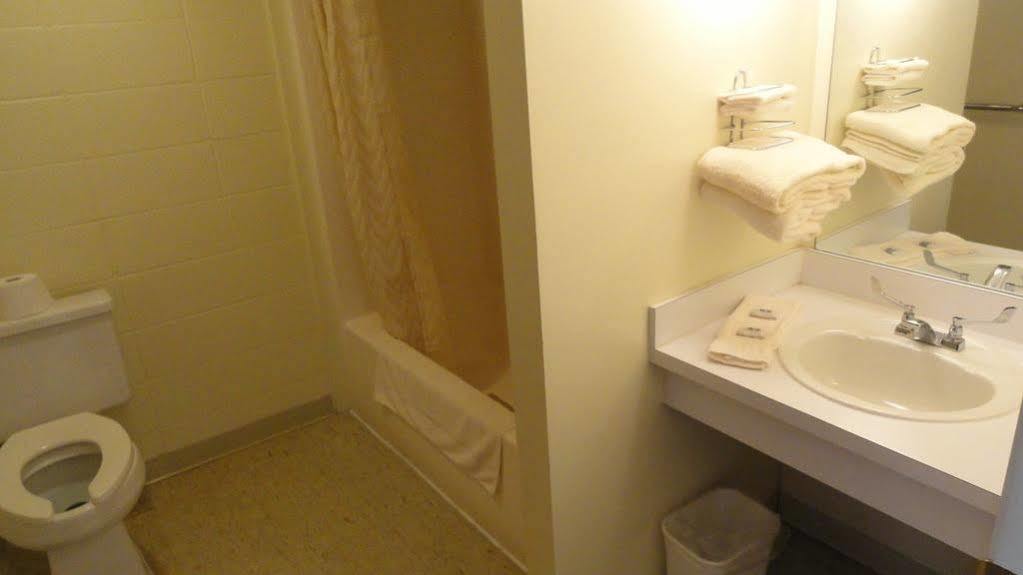 Attican Motel - Attica - Batavia - Warsaw - Darien Lake Eksteriør bilde
